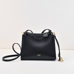 Alaia le click square bag small size 20x9x15.5cm Bags