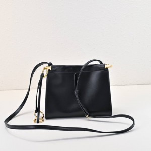 Alaia le click square bag small size 20x9x15.5cm Bags