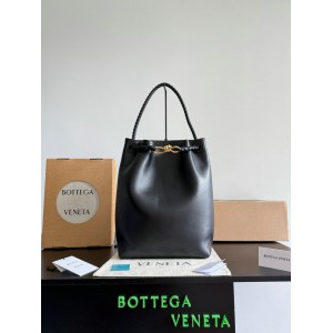 Bottega Veneta Andiamo Bucket bag 34x24x12cm Bags