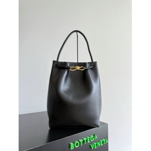 Bottega Veneta Andiamo Bucket bag 34x24x12cm Bags