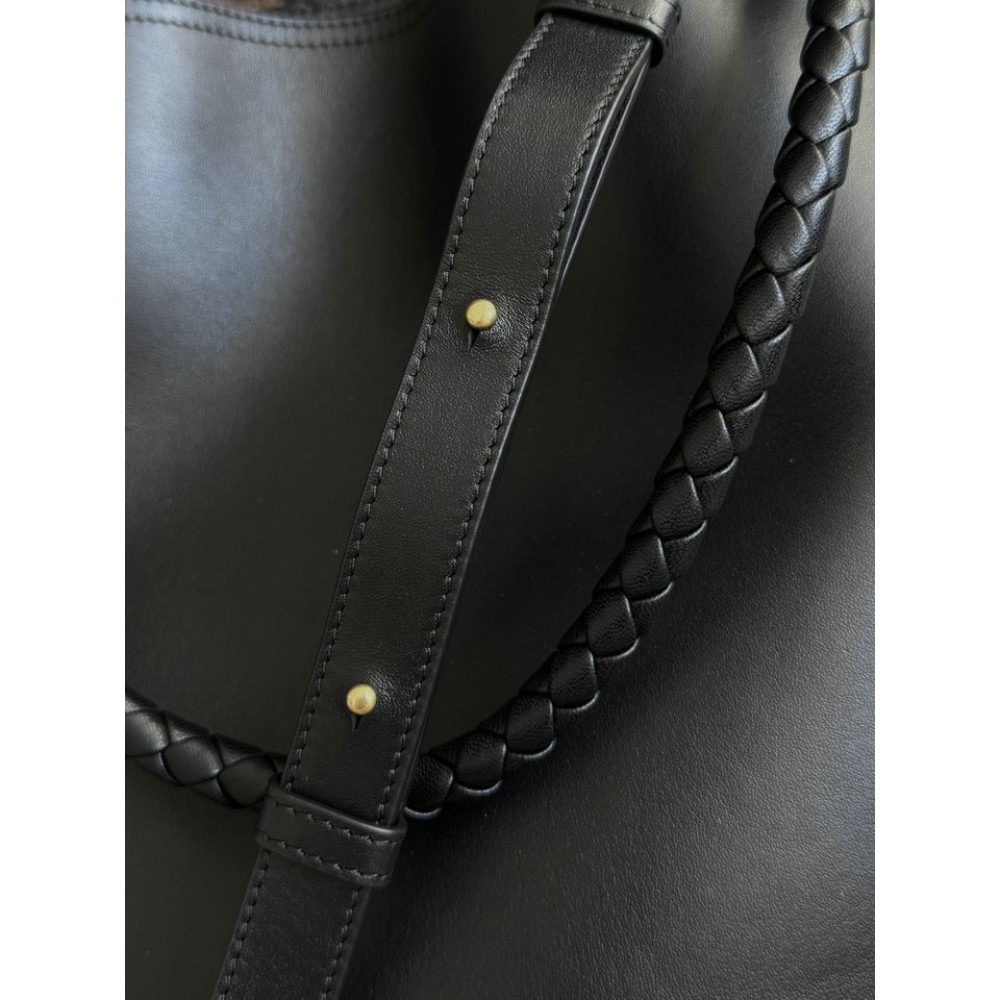 Bottega Veneta Andiamo Bucket bag 34x24x12cm Bags