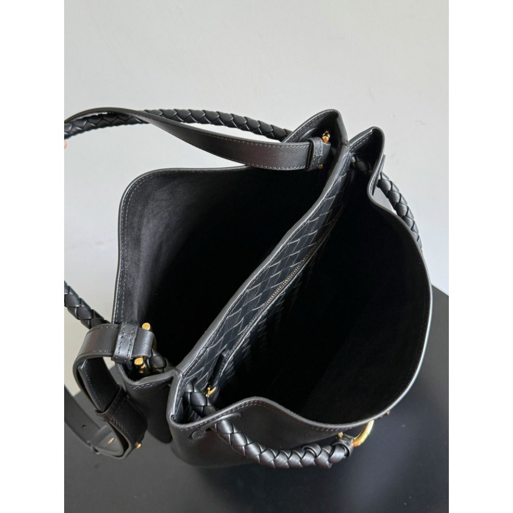 Bottega Veneta Andiamo Bucket bag 34x24x12cm Bags