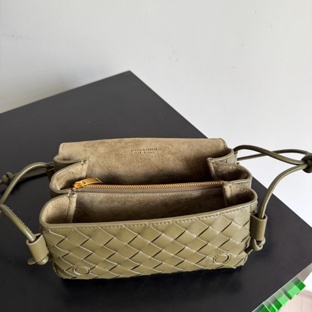 Bottega Veneta Notturno 21x11x9cm Bags