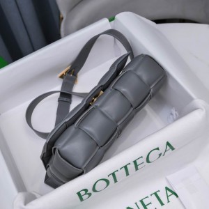 Bottega Veneta Padded Cassette 26x18x8cm Bags