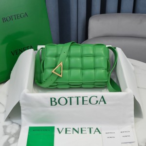Bottega Veneta Padded Cassette 26x18x8cm Bags