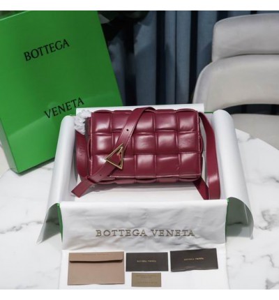 Bottega Veneta Padded Cassette 26x18x8cm