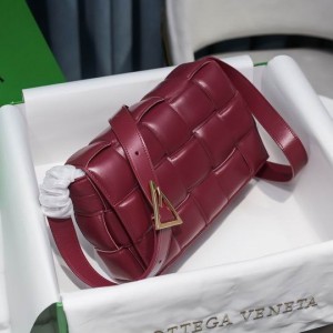 Bottega Veneta Padded Cassette 26x18x8cm Bags