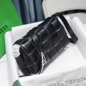 Bottega Veneta Padded Cassette 26x18x8cm Bags