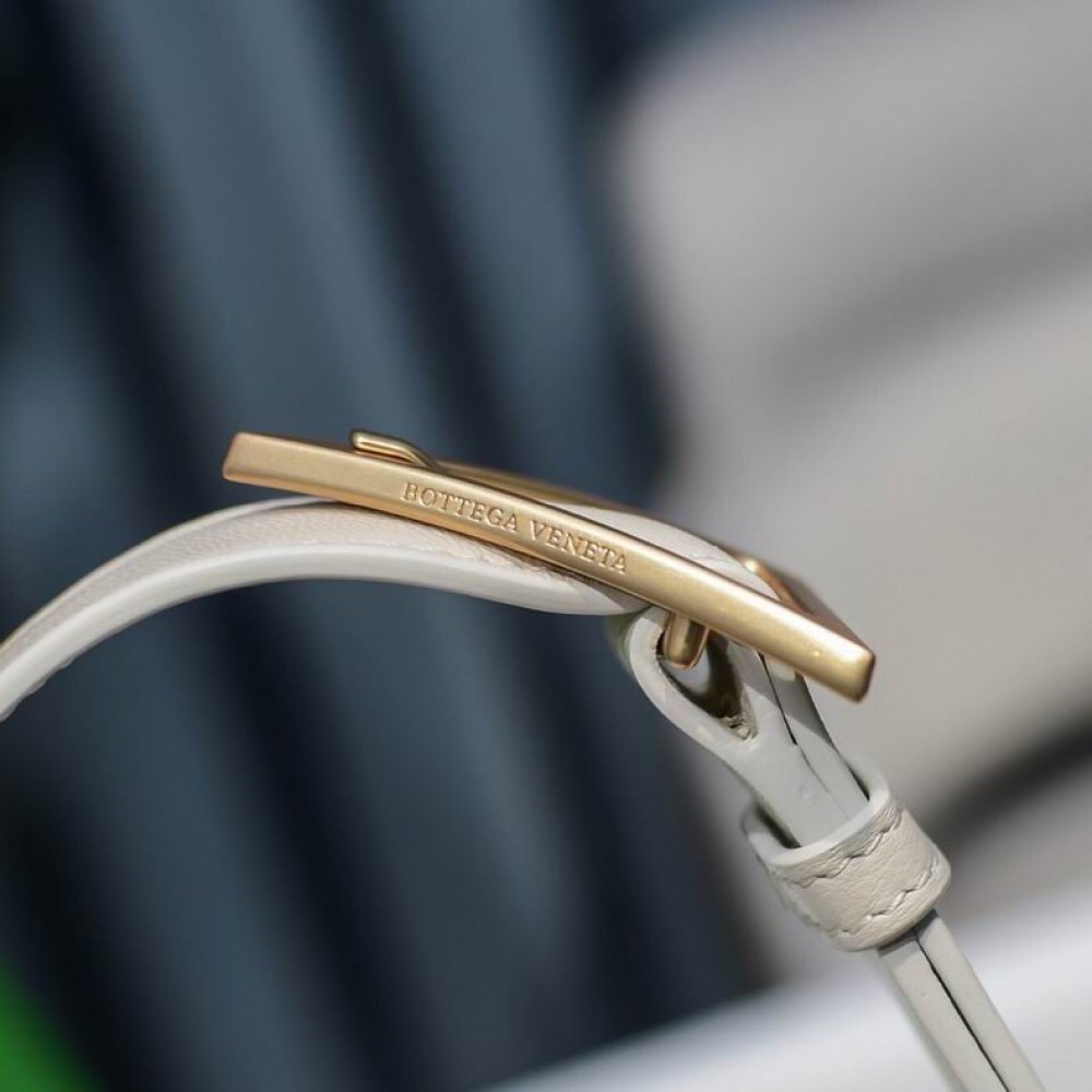 Bottega Veneta Padded Cassette 26x18x8cm Bags