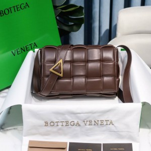 Bottega Veneta Padded Cassette 26x18x8cm Bags