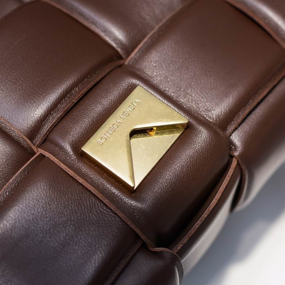Bottega Veneta Padded Cassette 26x18x8cm Bags