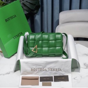 Bottega Veneta Padded Cassette 26x18x8cm Bags
