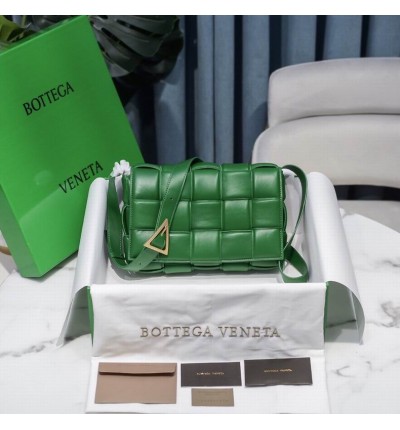 Bottega Veneta Padded Cassette 26x18x8cm