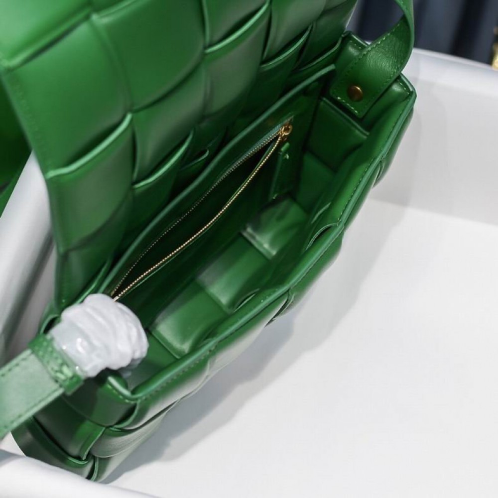 Bottega Veneta Padded Cassette 26x18x8cm Bags