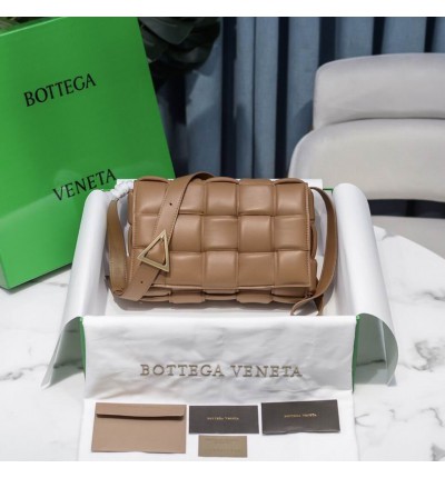 Bottega Veneta Padded Cassette 26x18x8cm