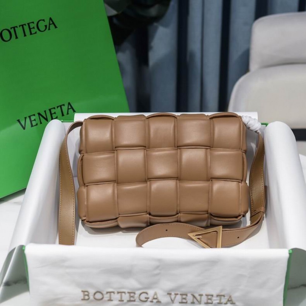 Bottega Veneta Padded Cassette 26x18x8cm Bags