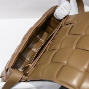 Bottega Veneta Padded Cassette 26x18x8cm Bags