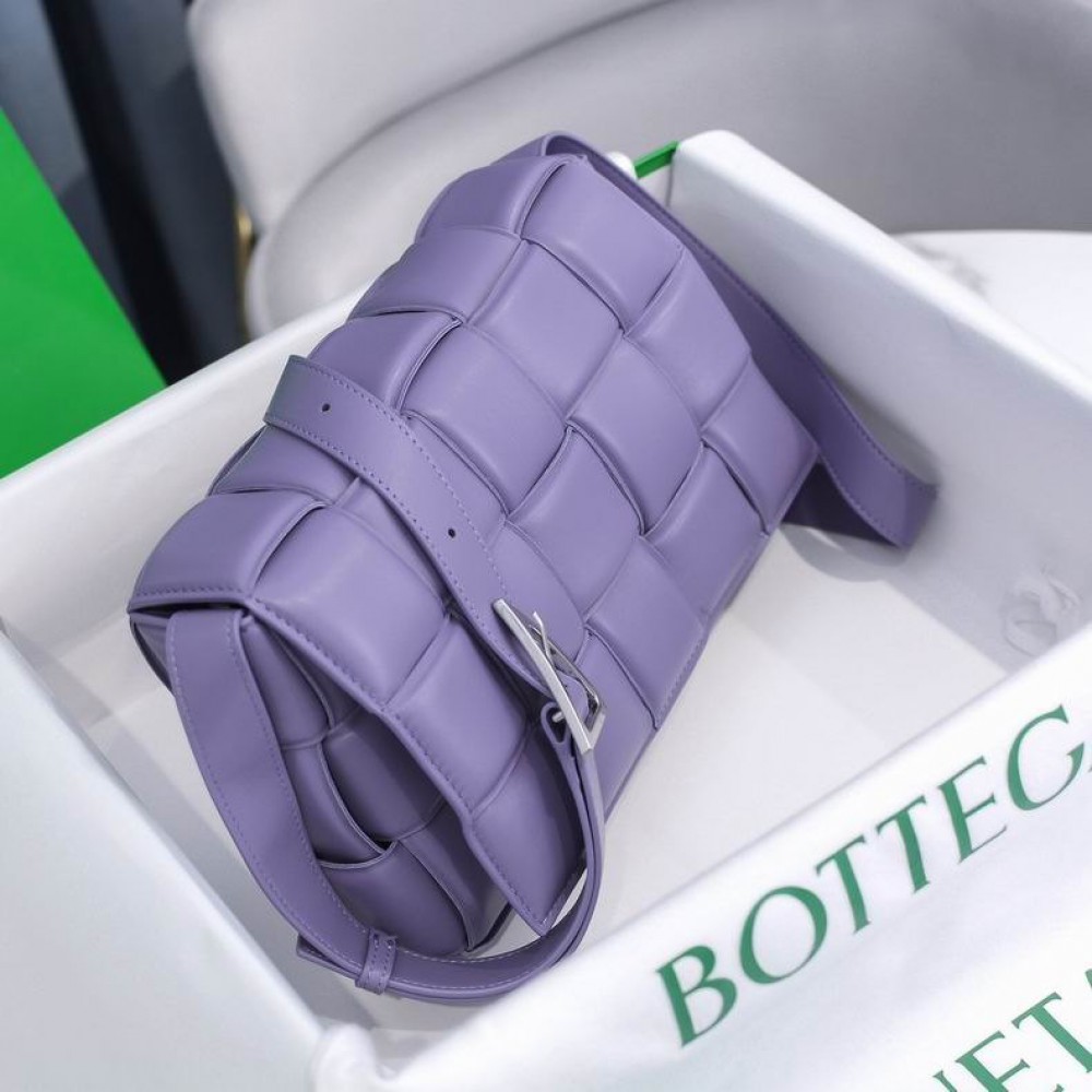 Bottega Veneta Padded Cassette 26x18x8cm Bags