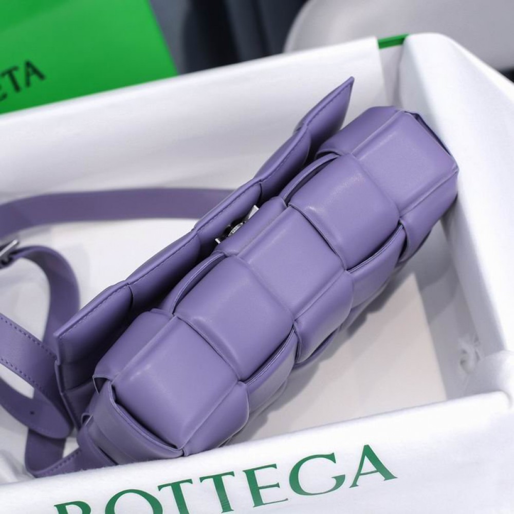Bottega Veneta Padded Cassette 26x18x8cm Bags