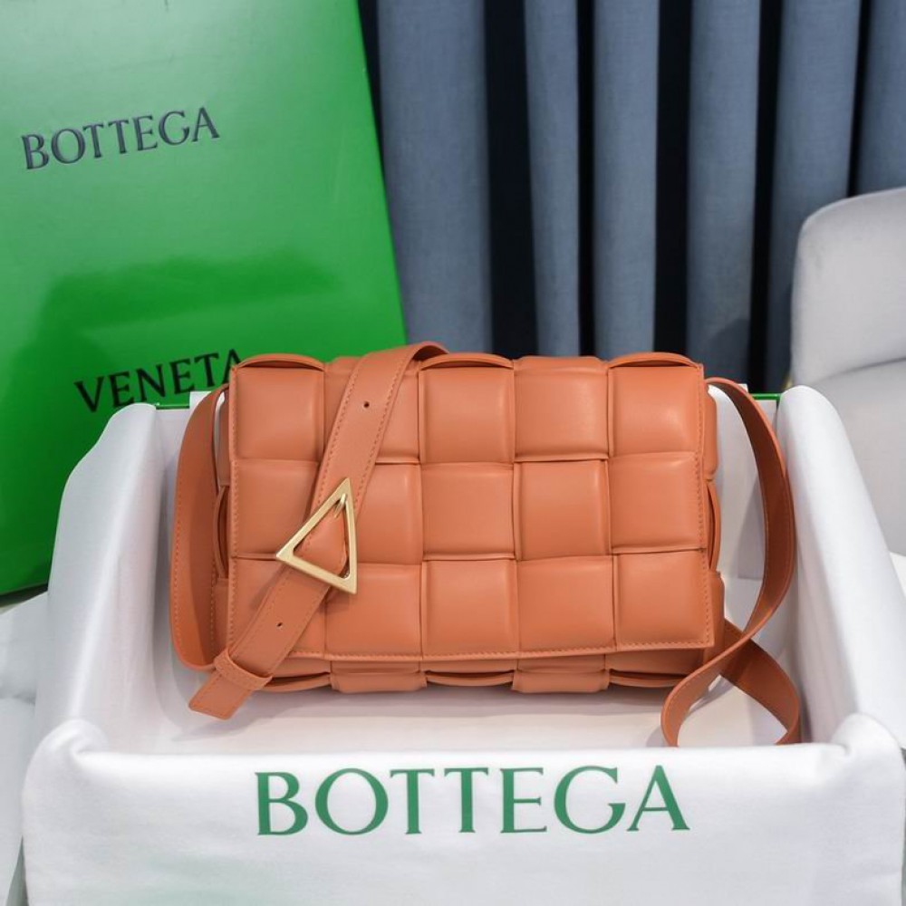 Bottega Veneta Padded Cassette 26x18x8cm Bags
