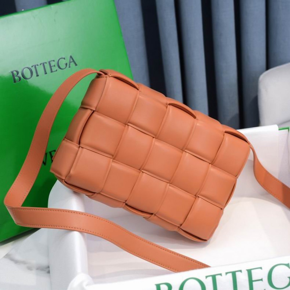 Bottega Veneta Padded Cassette 26x18x8cm Bags
