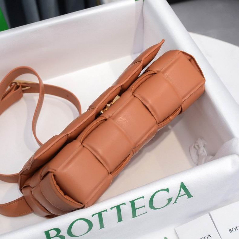 Bottega Veneta Padded Cassette 26x18x8cm Bags