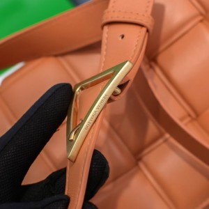 Bottega Veneta Padded Cassette 26x18x8cm Bags