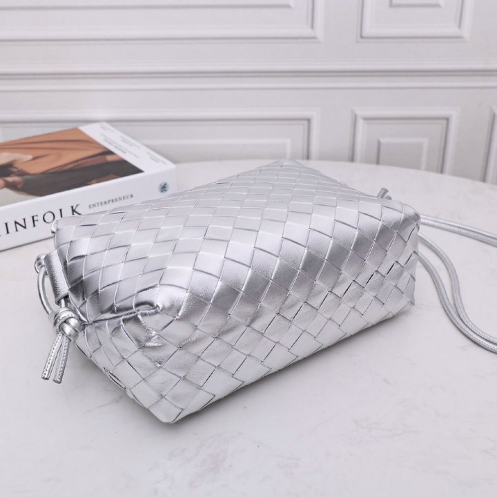 Bottega Veneta mini loop bag 17x10x6cm Bags