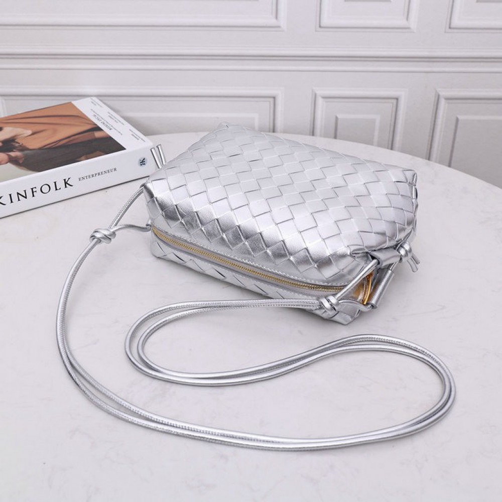 Bottega Veneta mini loop bag 17x10x6cm Bags