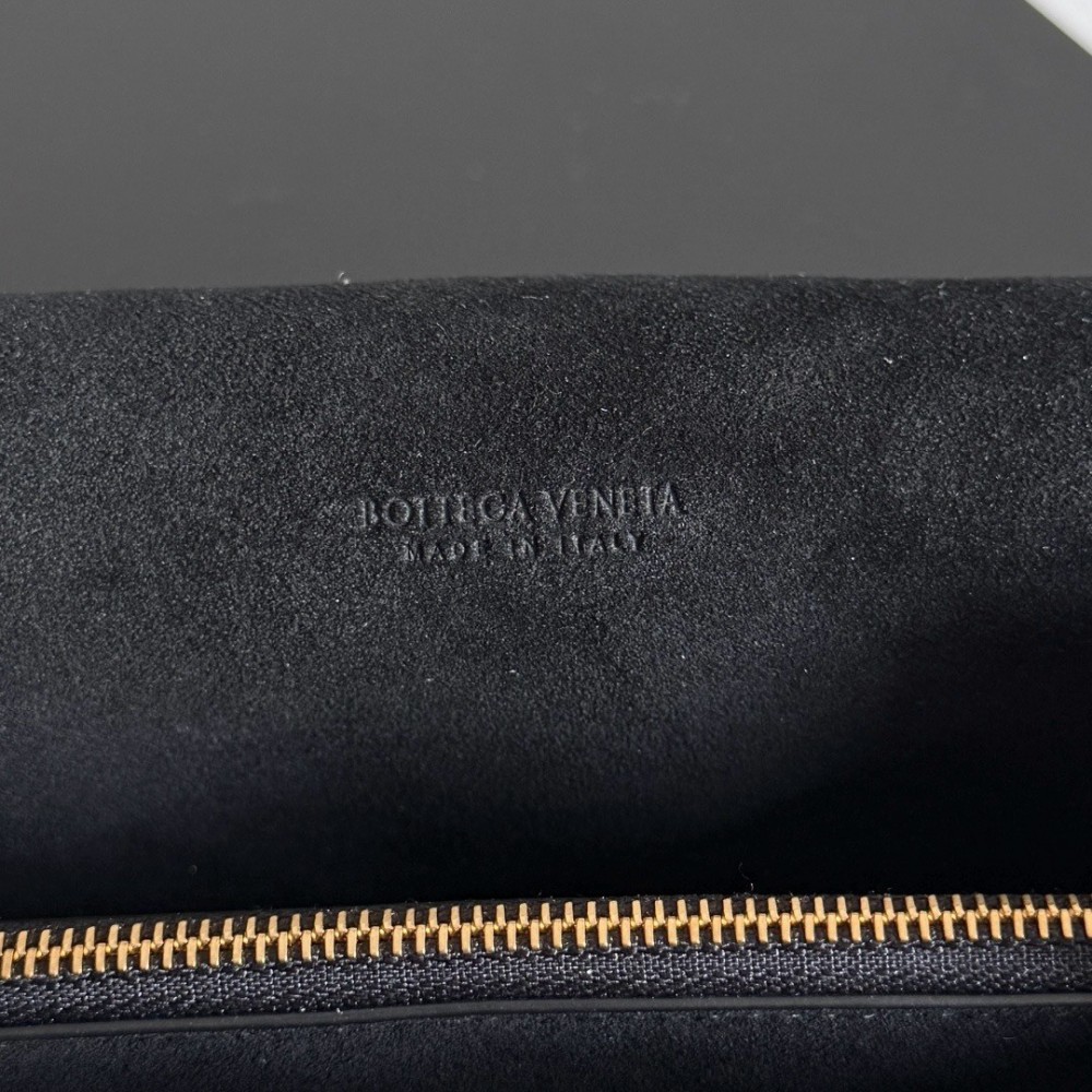 Bottega Veneta Notturno 21x11x9cm Bags