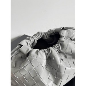 Bottega Venetta dustbag 33x23cm Bags