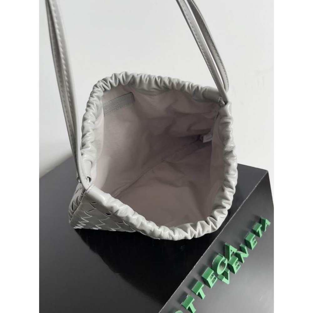 Bottega Venetta dustbag 33x23cm Bags