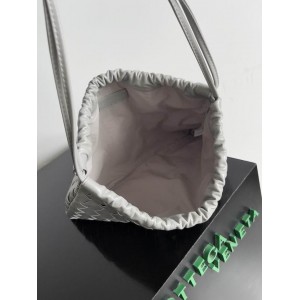 Bottega Venetta dustbag 33x23cm Bags