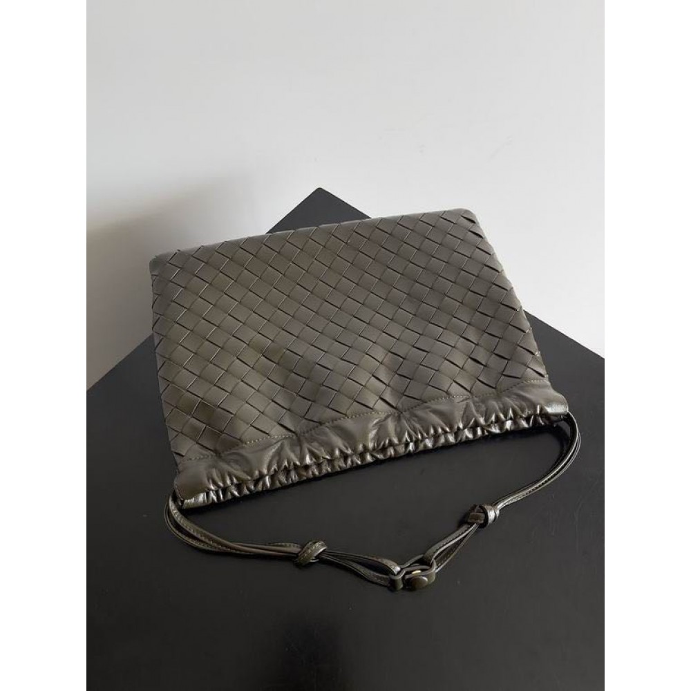 Bottega Venetta dustbag 33x23cm Bags