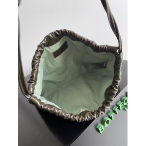 Bottega Venetta dustbag 33x23cm Bags