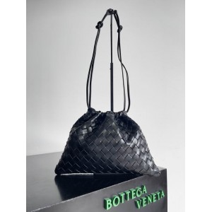 Bottega Venetta dustbag 33x23cm Bags