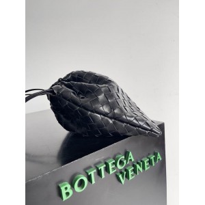 Bottega Venetta dustbag 33x23cm Bags