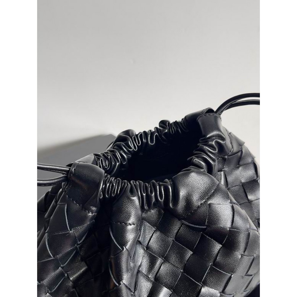 Bottega Venetta dustbag 33x23cm Bags