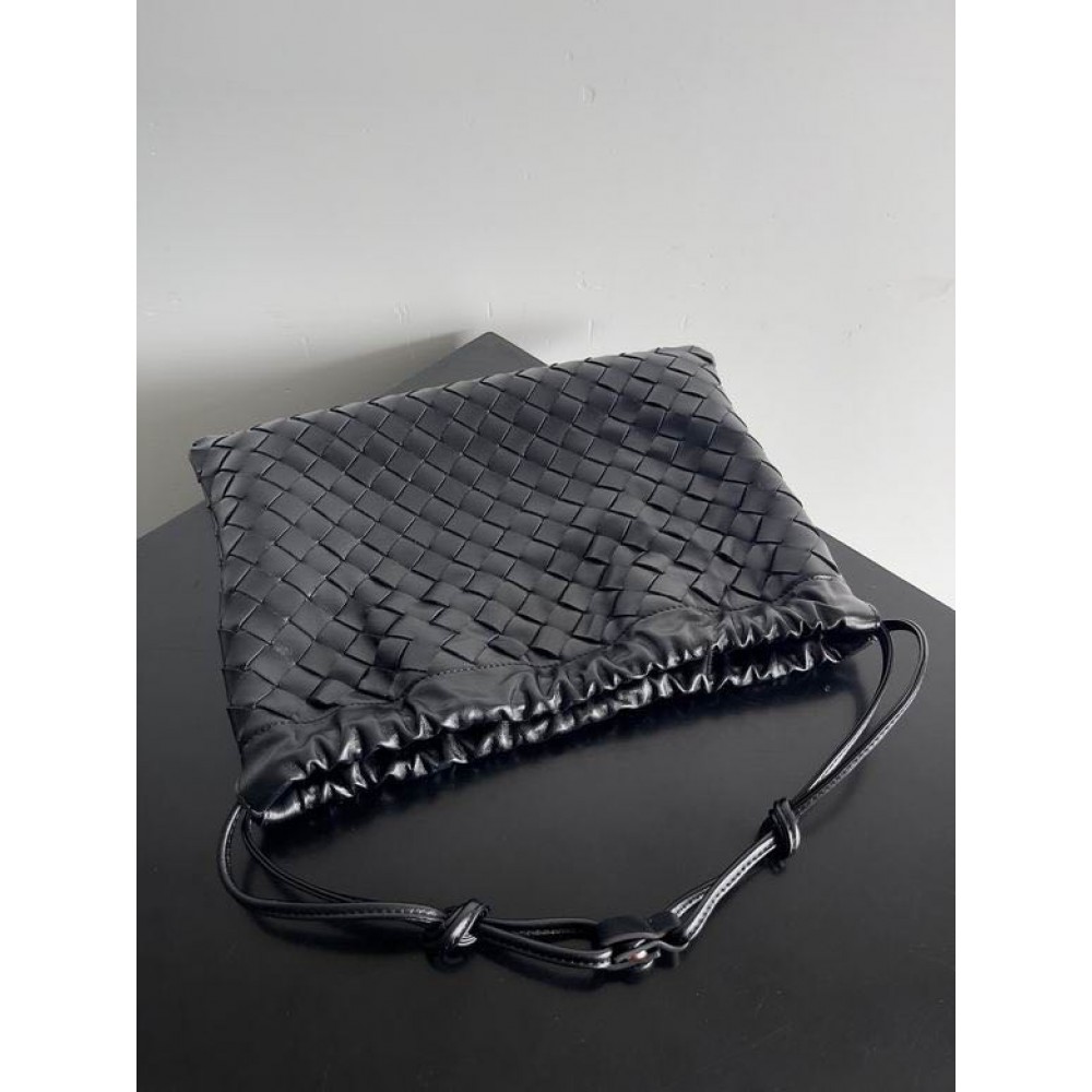 Bottega Venetta dustbag 33x23cm Bags