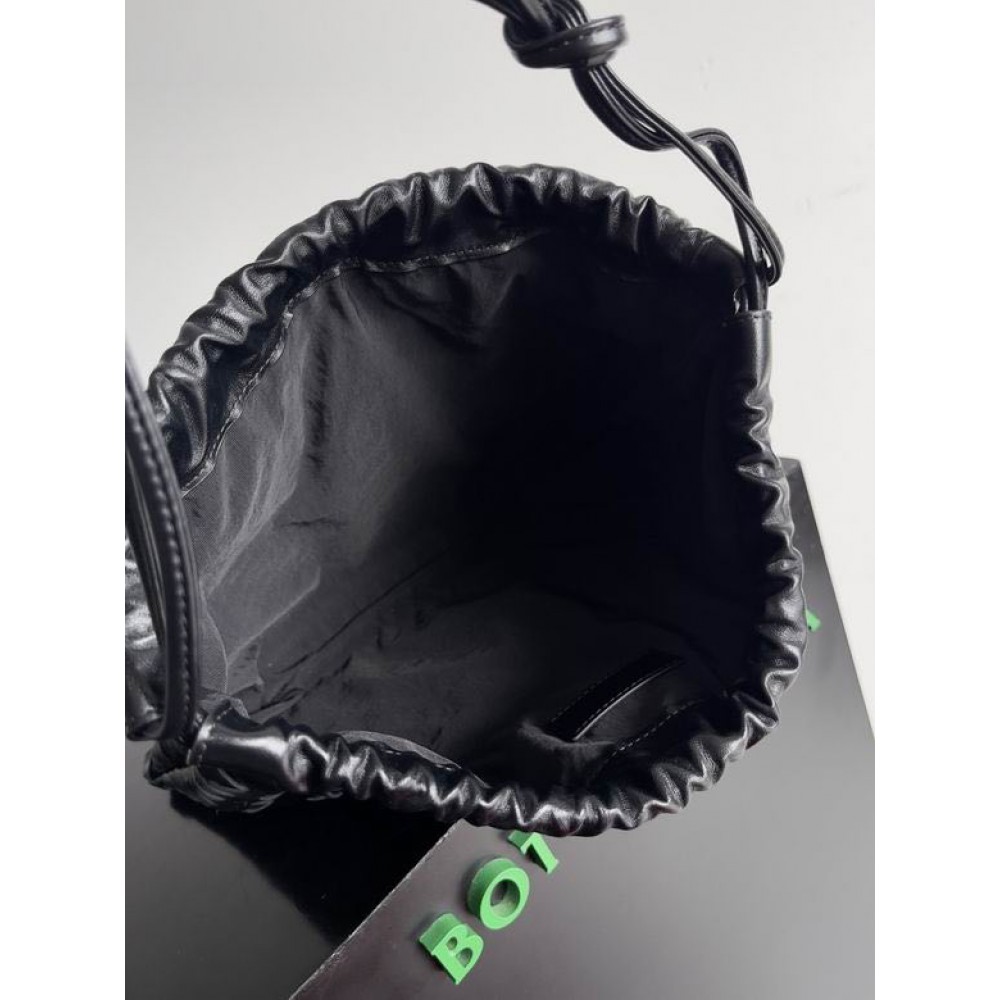 Bottega Venetta dustbag 33x23cm Bags