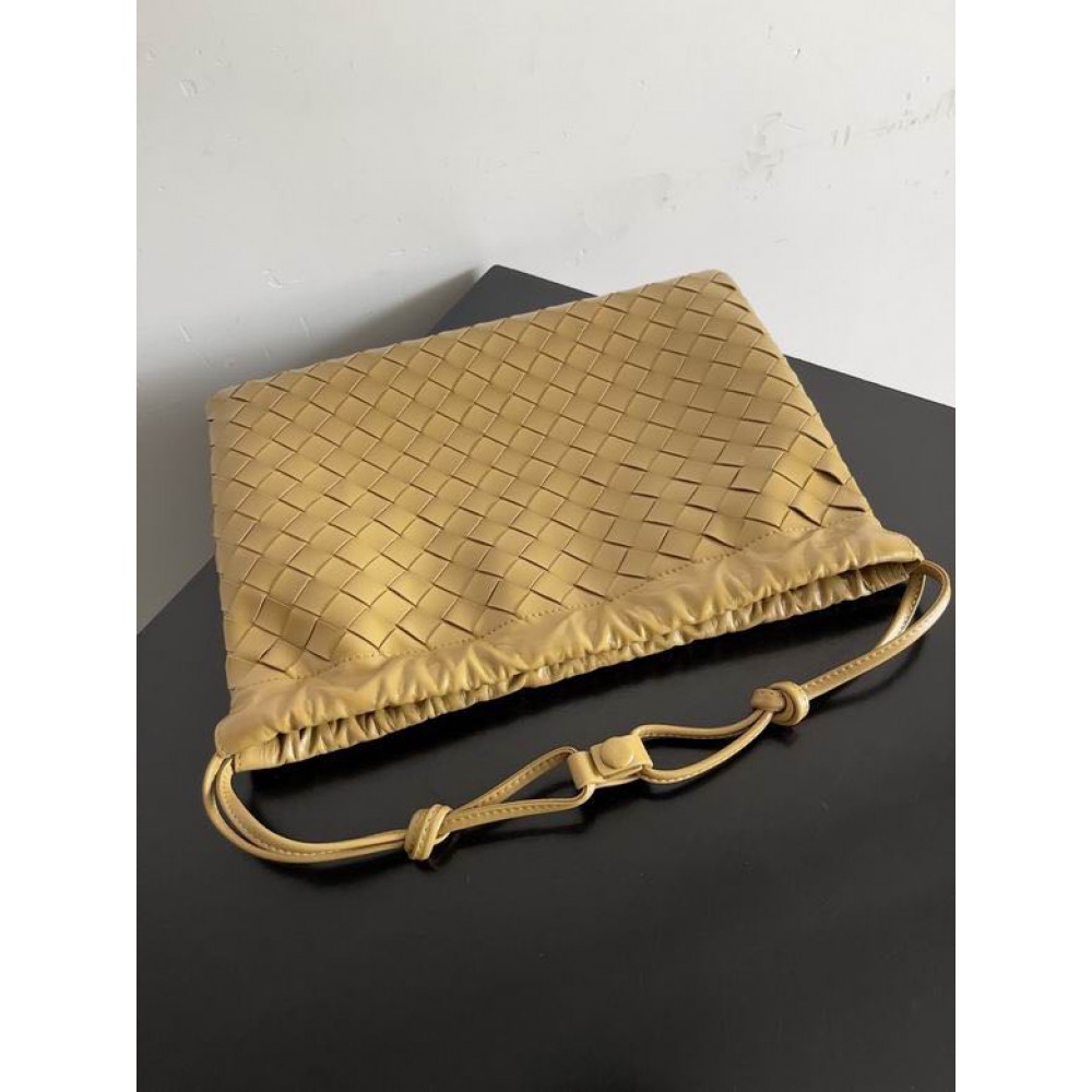 Bottega Venetta dustbag 33x23cm Bags