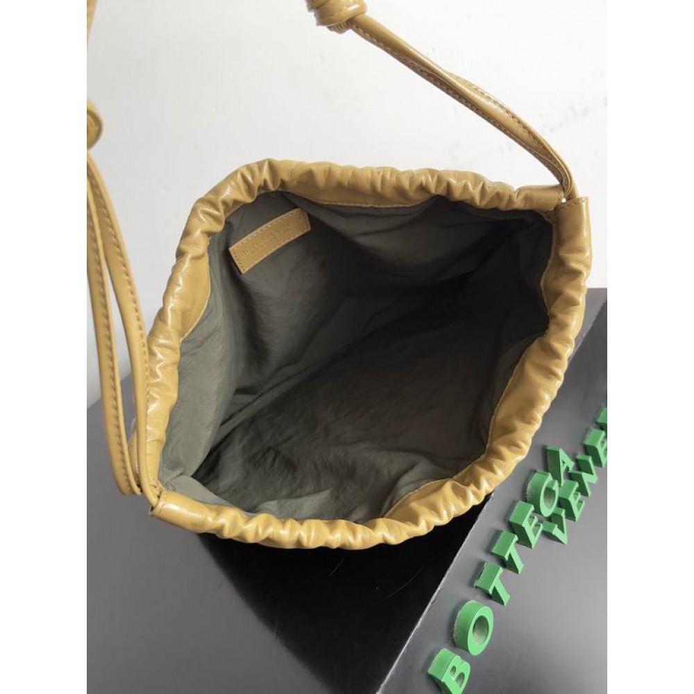 Bottega Venetta dustbag 33x23cm Bags