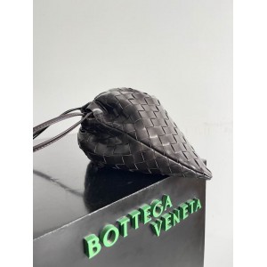 Bottega Venetta dustbag 33x23cm Bags