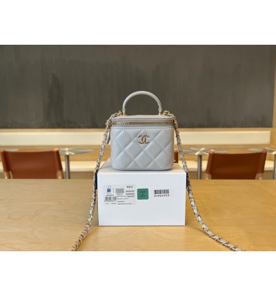 Chanel beauty vanity bag 11x8.5x7cm