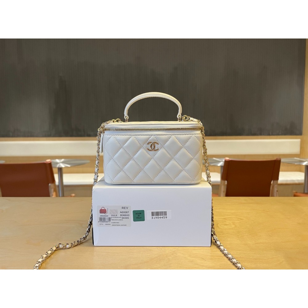 Chanel beauty vanity bag 17x9.5x8cm Bags