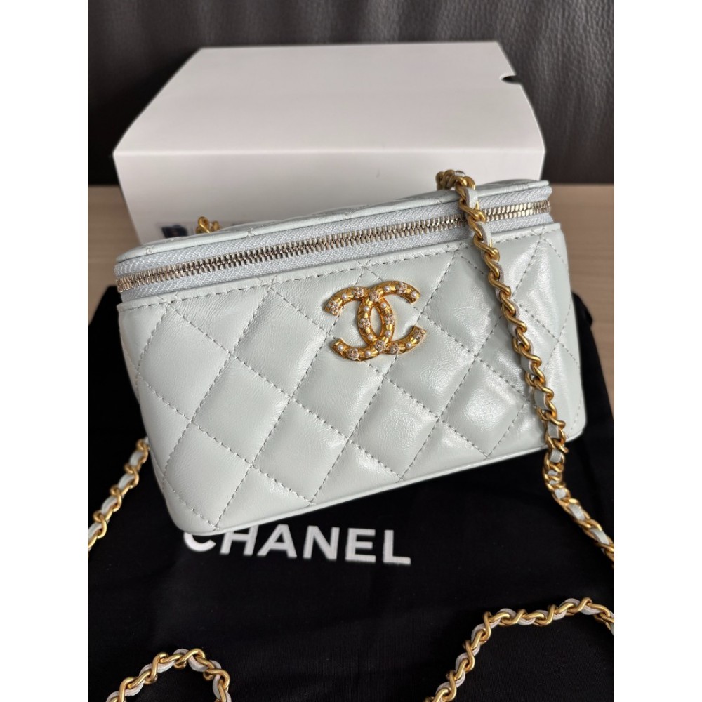 Chanel beauty vanity bag 17x9.5x8cm Bags
