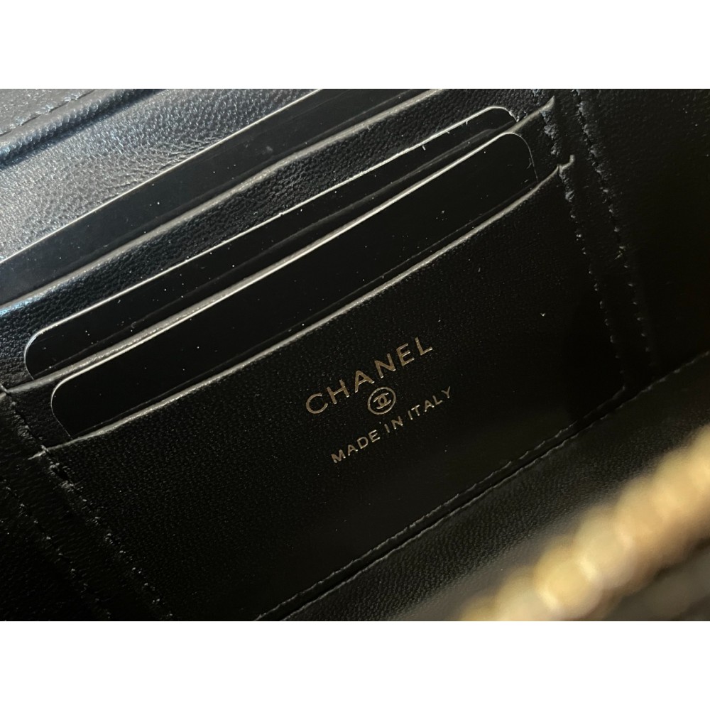 Chanel vanity chain bag 17x9.5x8cm  Bags