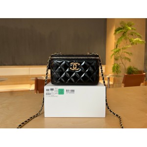 Chanel vanity chain bag 17x9.5x8cm  Bags