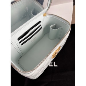 Chanel beauty vanity bag 17x9.5x8cm Bags
