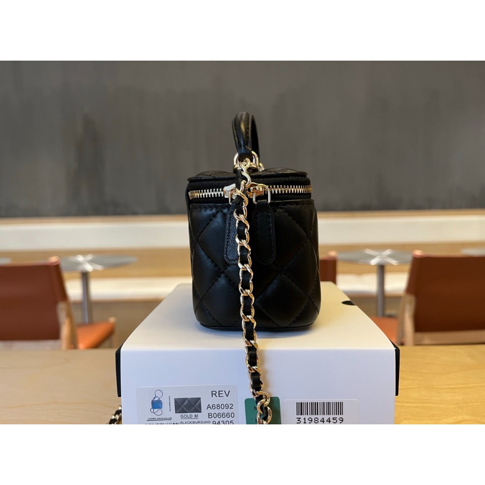 Chanel beauty vanity bag 11x8.5x7cm Bags